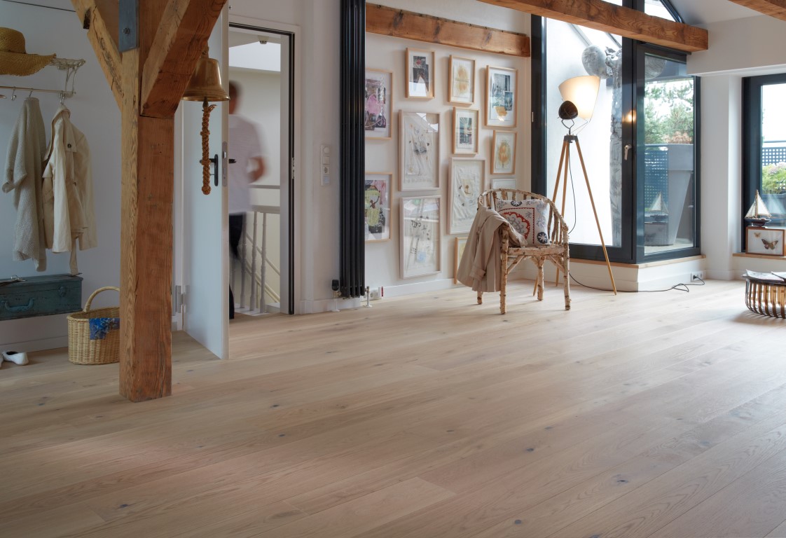 MoreFloors - Bauwerk silverline_oak_wide-Farina 26 breed (Medium).jpg